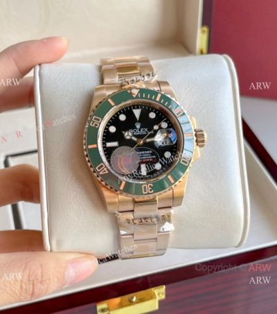 Replica Rolex Submariner Rose Gold Green Ceramic Bezel Watch 40mm